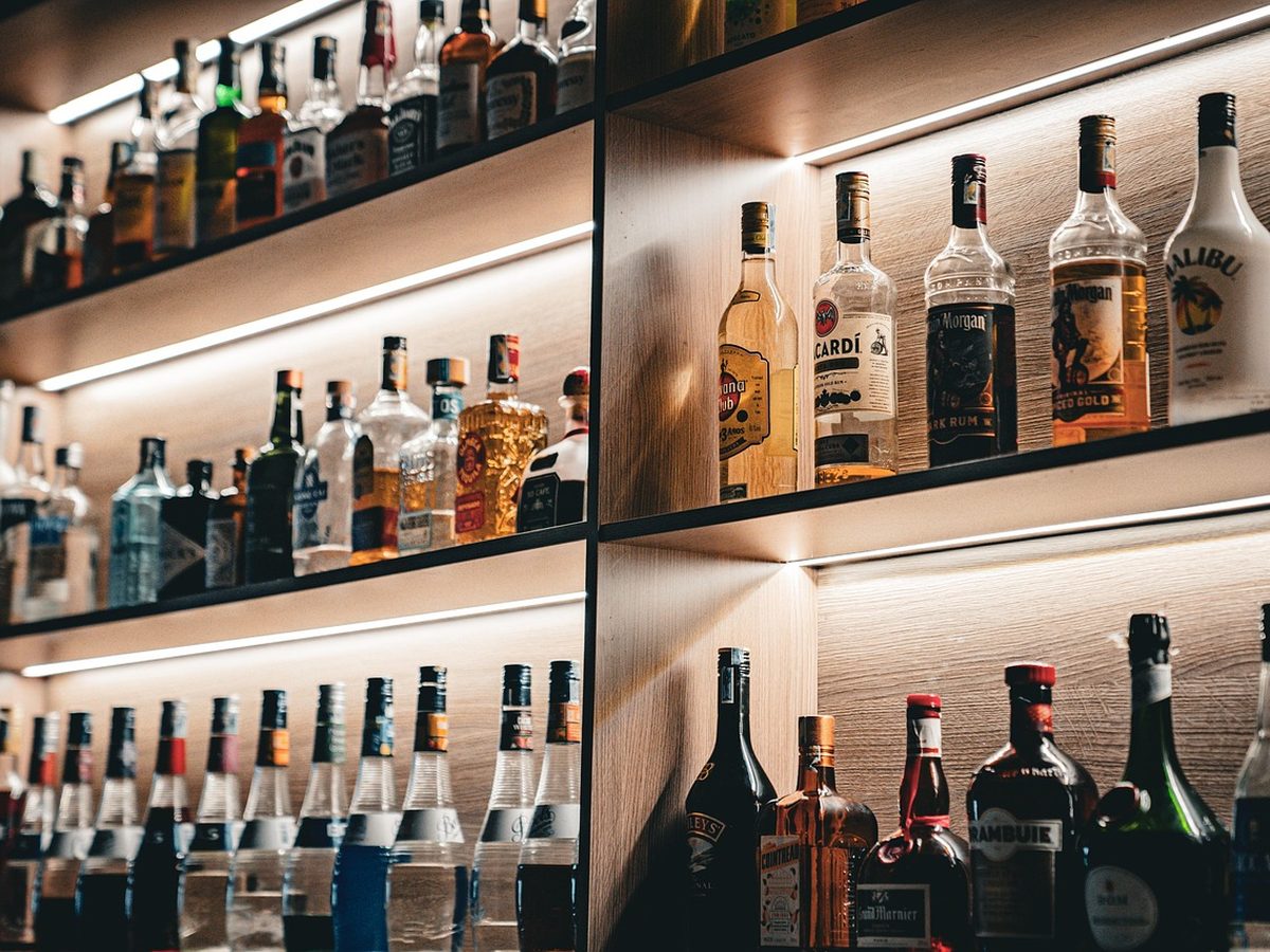 Półki baru Molo Lounge